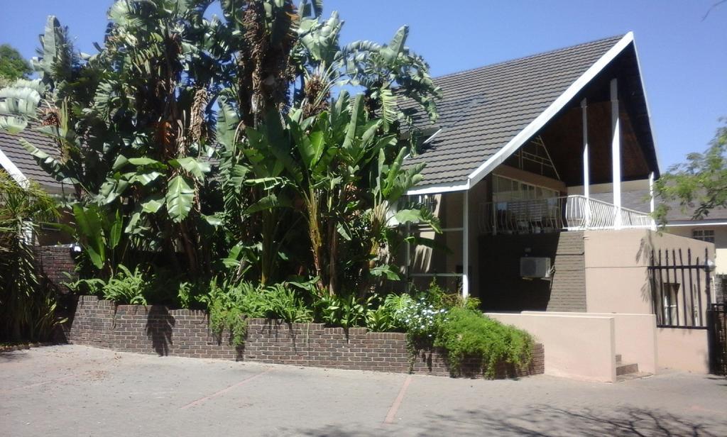Rustenburg Guesthouse Exterior foto