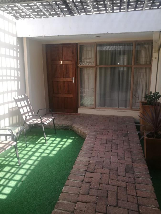 Rustenburg Guesthouse Exterior foto