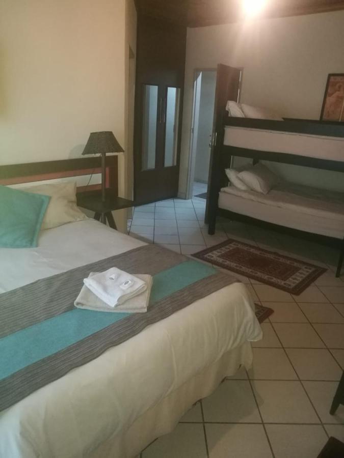 Rustenburg Guesthouse Exterior foto